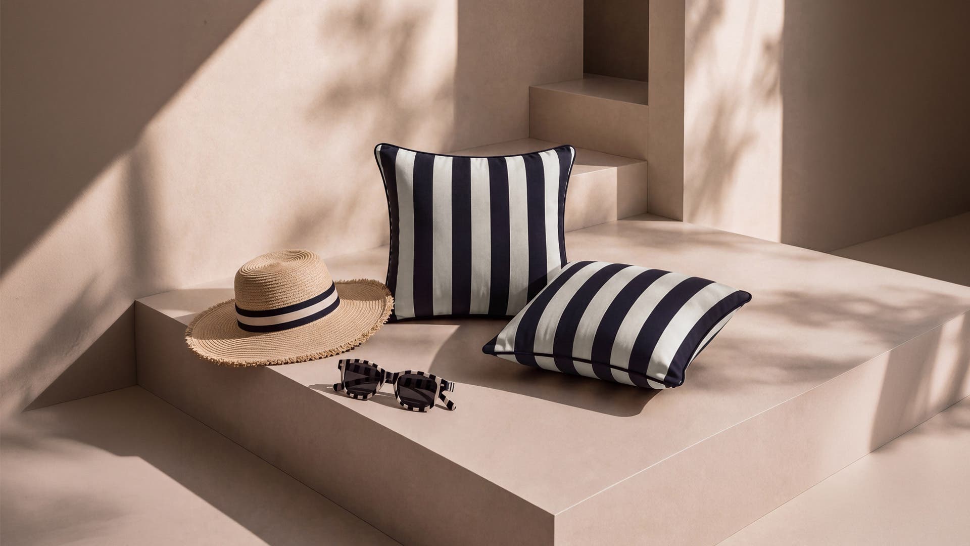 B/W Stripes Printed Polyester Cushion Cover